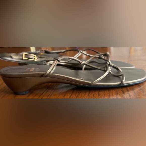 Stuart Weitzman Bronze Strappy Knotted Elegant Sandals 7.5 - Picture 4 of 15